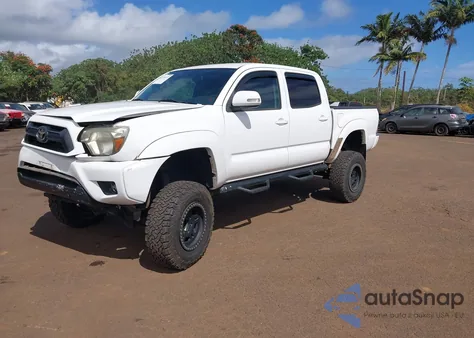 2015 Toyota Tacoma Base V6/Trd Pro z USA, uszkodzony, nr VIN 5TFLU4EN2FX110786